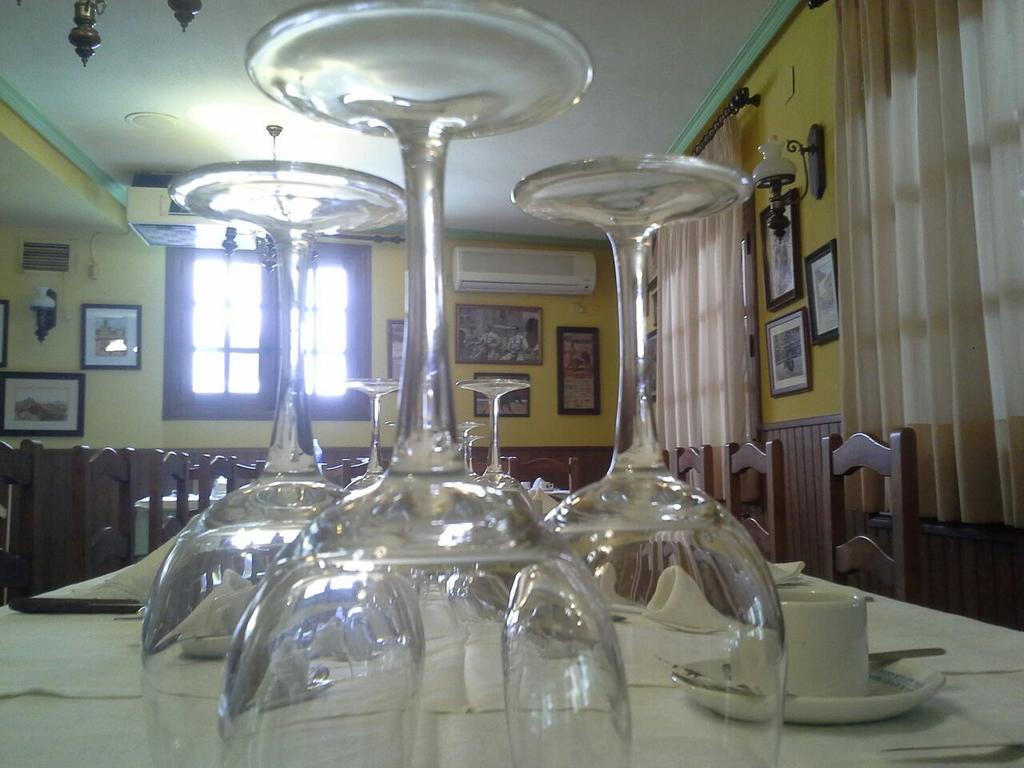 Hostal Restaurante Villa De Sepúlveda Eksteriør bilde