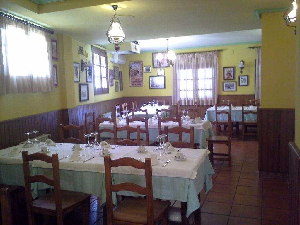 Hostal Restaurante Villa De Sepúlveda Eksteriør bilde