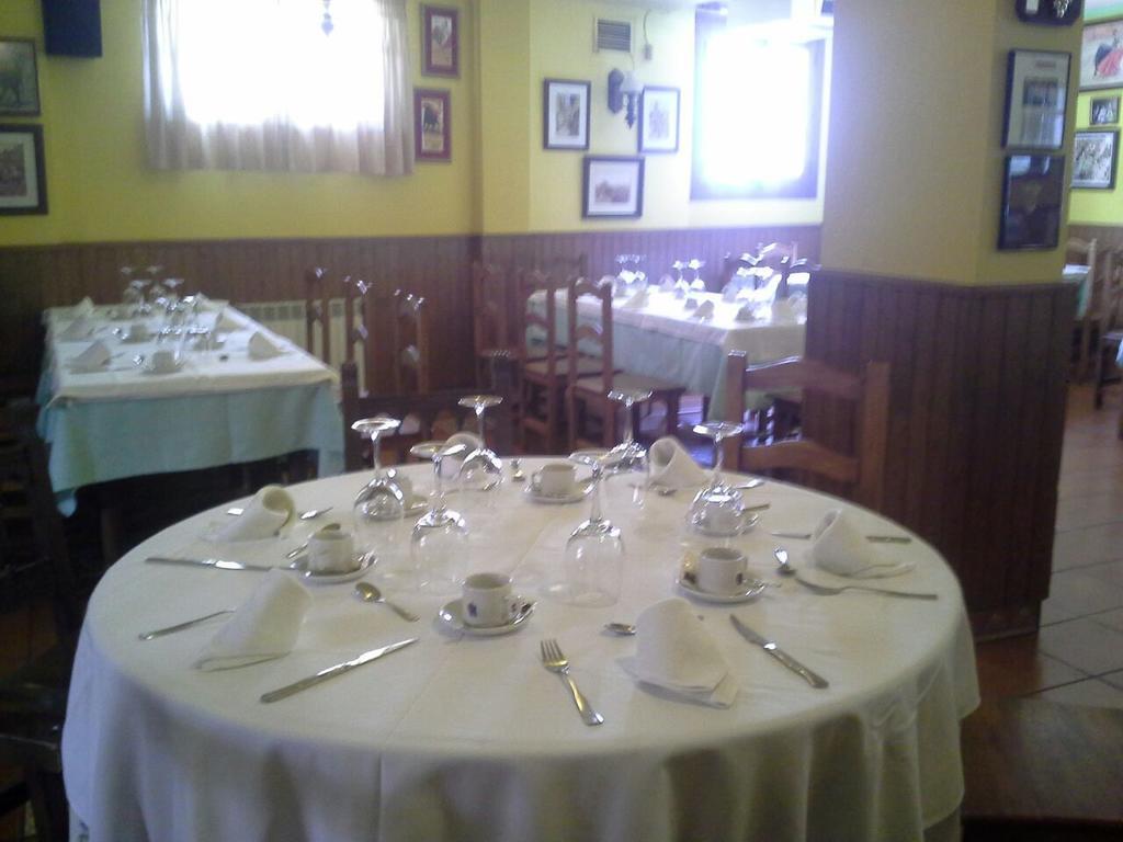 Hostal Restaurante Villa De Sepúlveda Eksteriør bilde