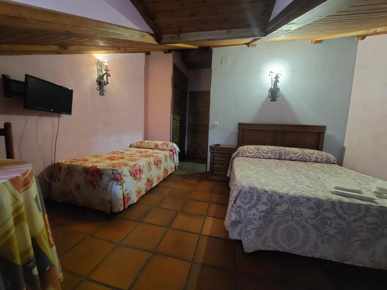 Hostal Restaurante Villa De Sepúlveda Eksteriør bilde