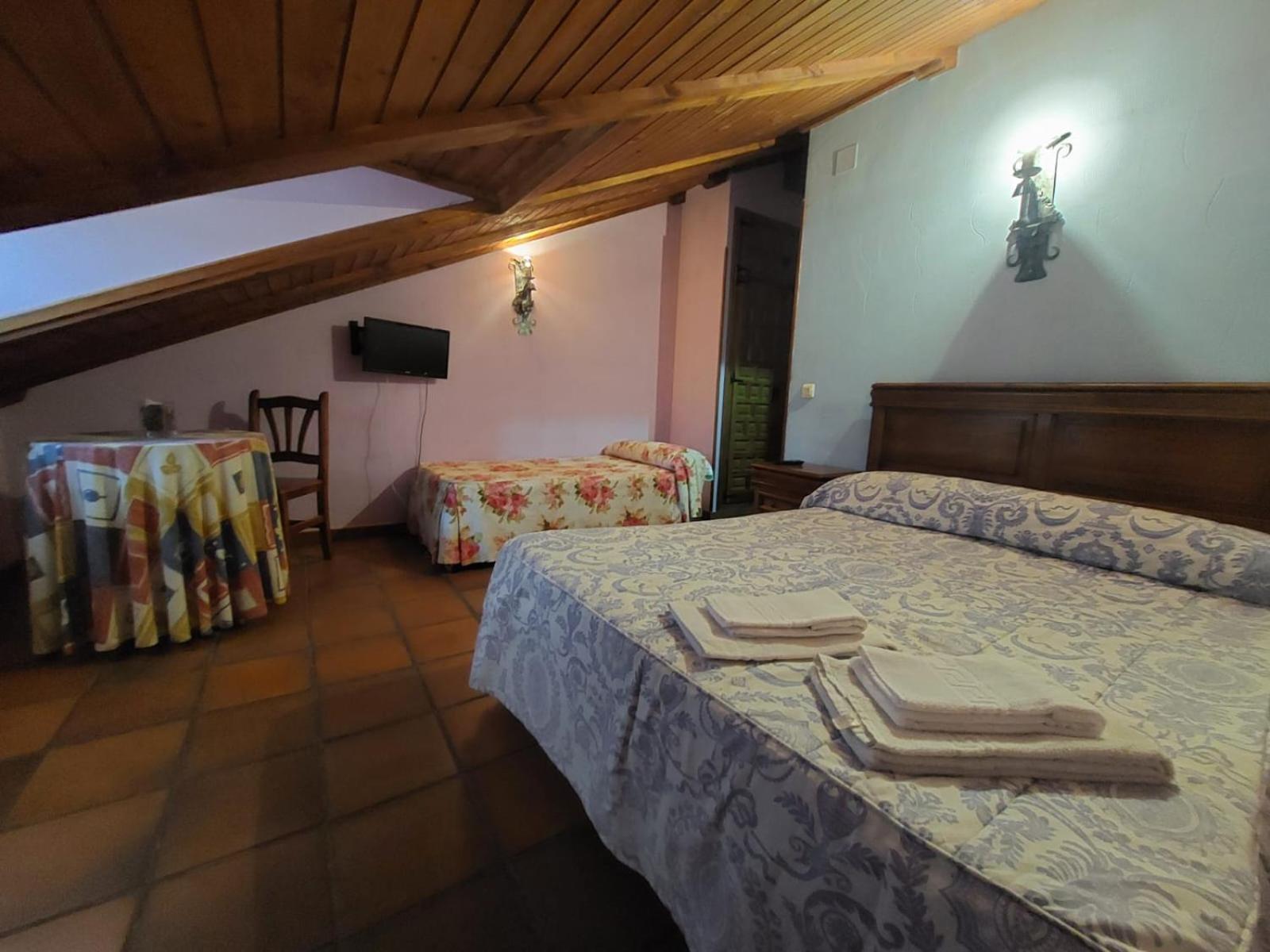 Hostal Restaurante Villa De Sepúlveda Eksteriør bilde