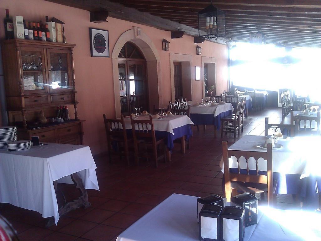 Hostal Restaurante Villa De Sepúlveda Eksteriør bilde